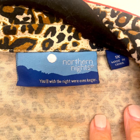 2 piece adorable Northern Nights Pajama set, size 1x cheeta style - Picture 3 of 10